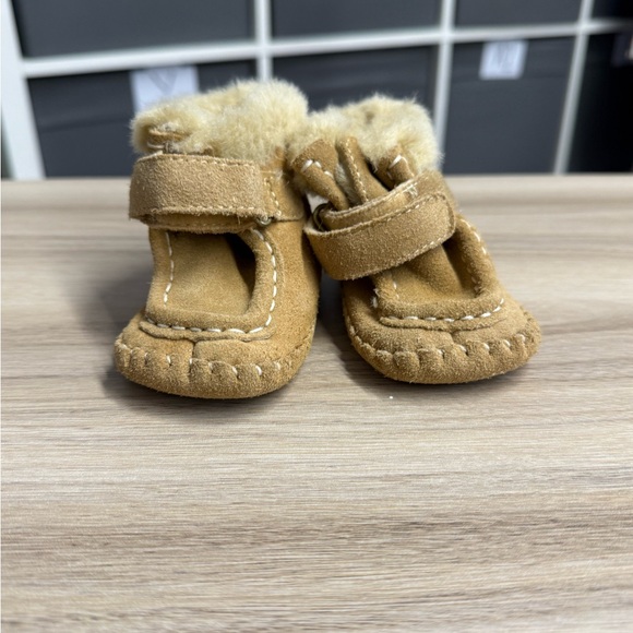 Toddler Fur Lined Suede Leather Moccasins With rubber Sole - Picture 3 of 6